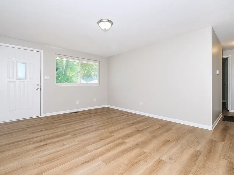 2163 Balford Sq E — Photo 5
