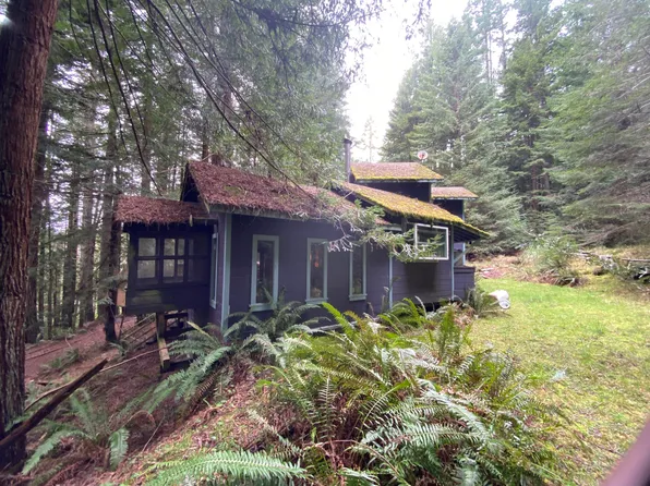 134 Nature Ln, Arcata, CA 95521