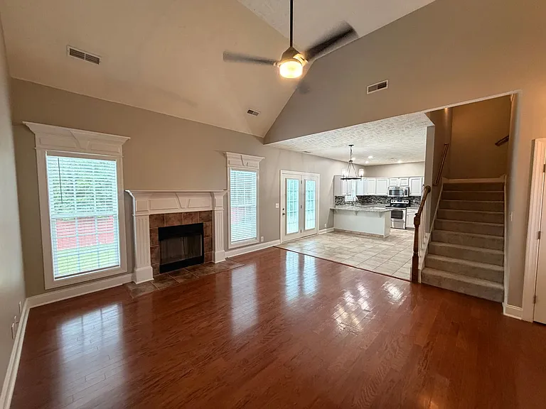 4517 Hammock Dr — Photo 2
