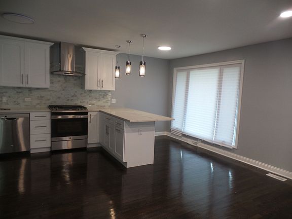 2nd image of 15229 Blackstone Ave