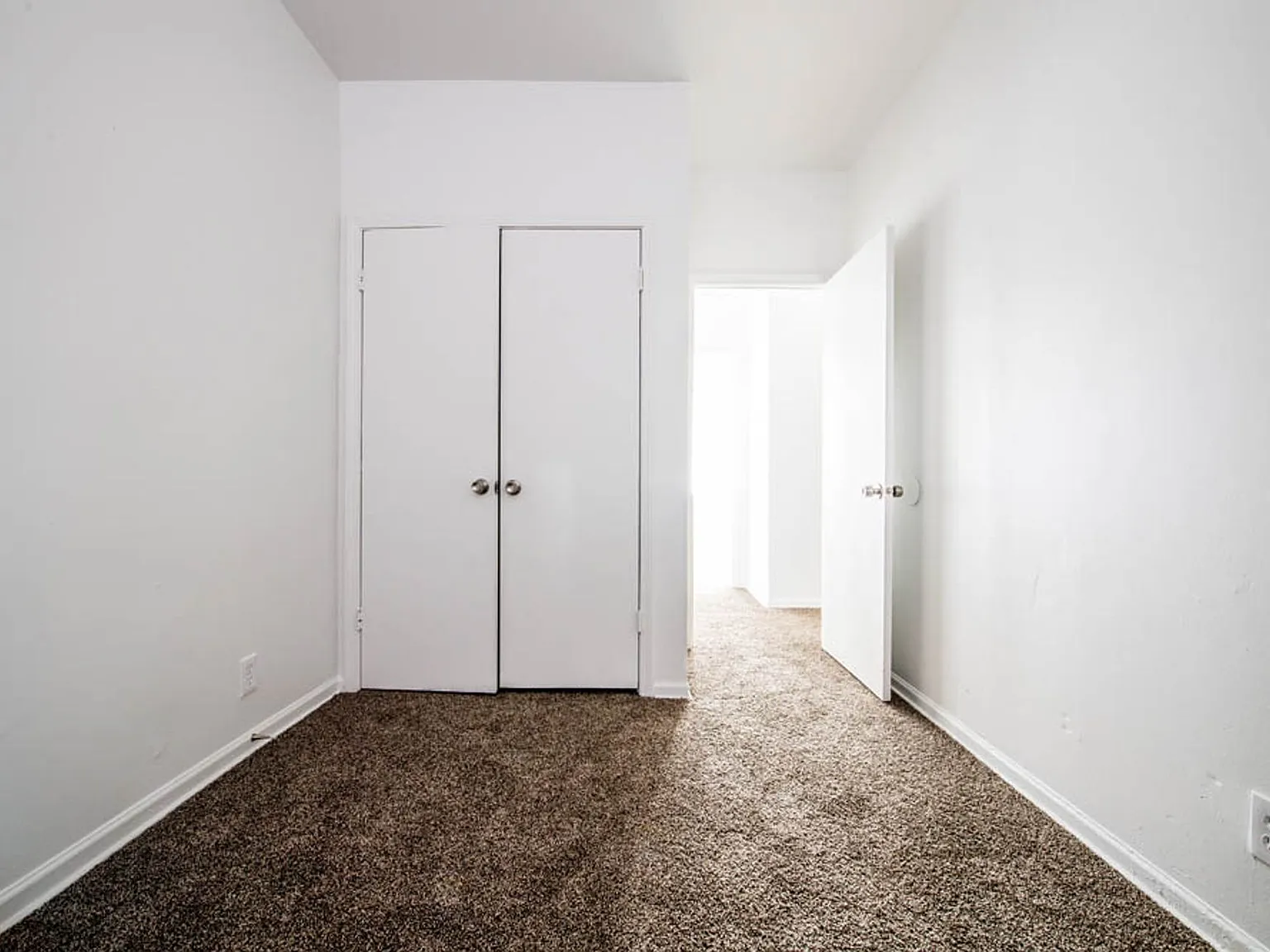 418 S Laramie — Photo 4