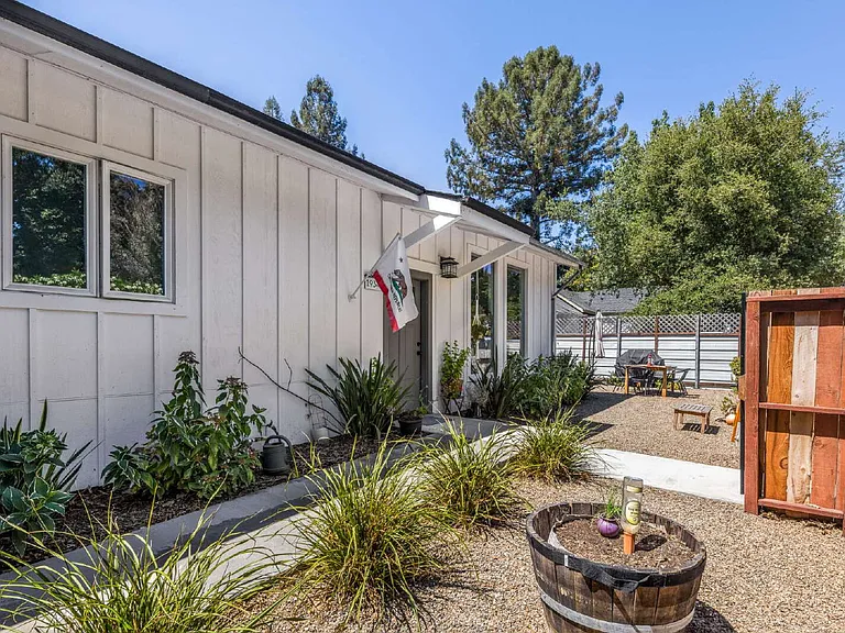 19344 Quigley Ln — Photo 2