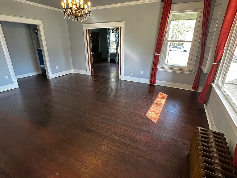 715 E Capitol Ave — Photo 5