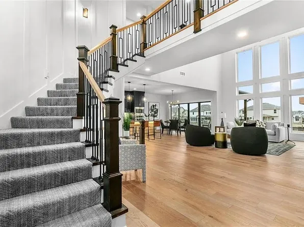 8000 Round Prairie St, Shawnee, KS 66220