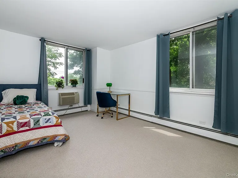 14 Nosband Ave #2H — Photo 12