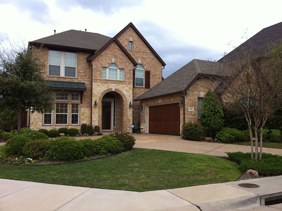 1st image of 801 Lotus Dr