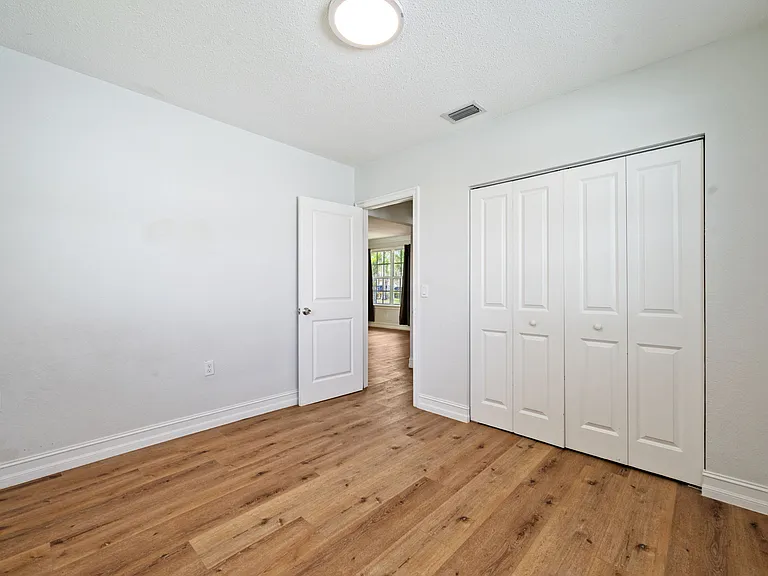 6894 3rd St — Photo 3