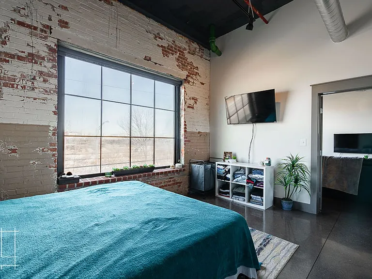 Wonder Bread Lofts — Photo 125