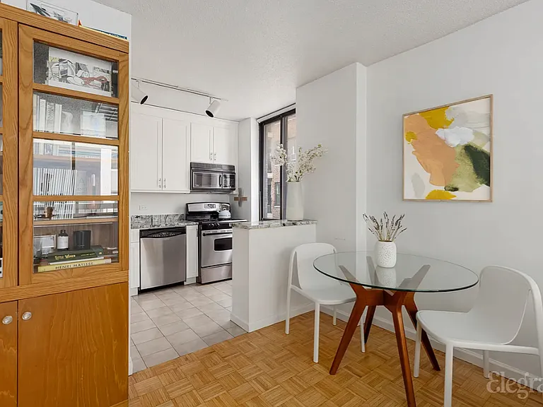 403 E 62nd St #3C — Photo 6