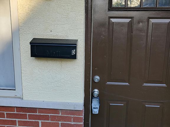 3rd image of 1626 Clifton Ave APT B