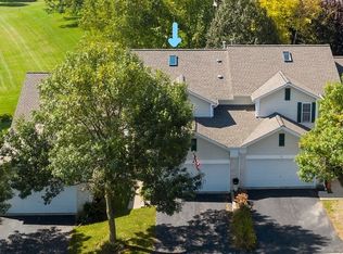 348 Normandie Dr, Sugar Grove, IL