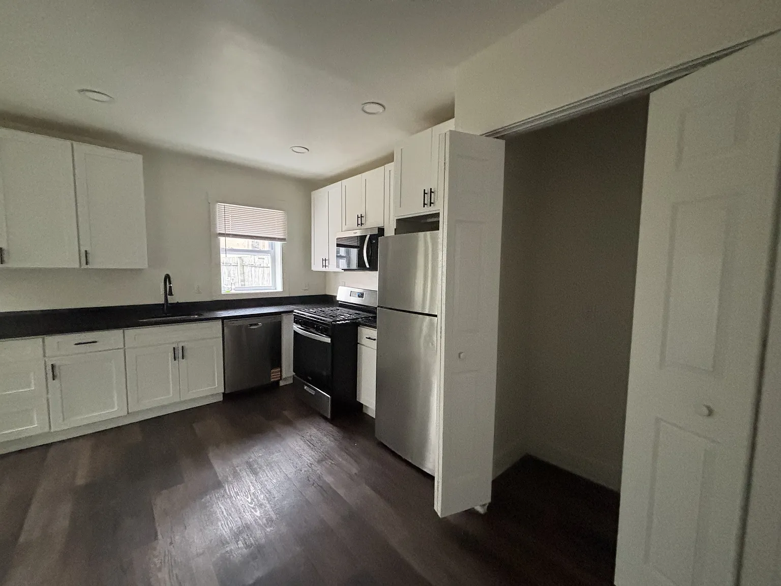28 Caroline Street - 1 — Photo 2
