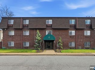 9 Vreeland Ave APT 2F, Hackensack, NJ
