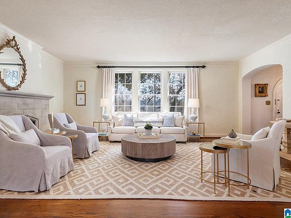 4th image of 1614 Wellington Rd