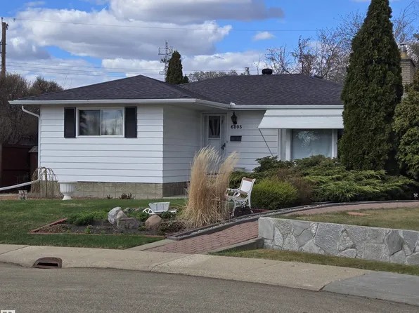 6808 135a Ave NW, Edmonton, AB T5C 2H6