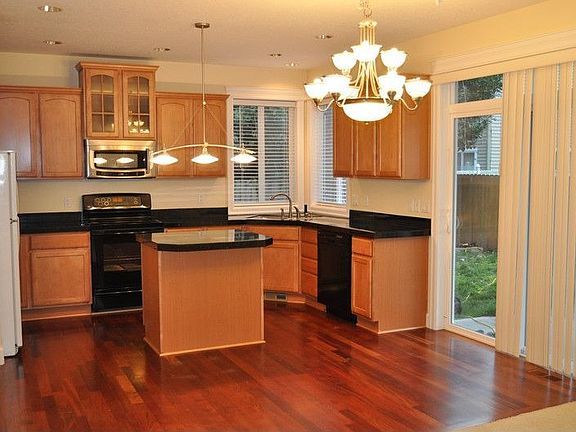 4th image of 6105 NE 105th Ave