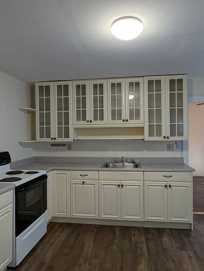 21 Clark St (1 -5) — Photo 1