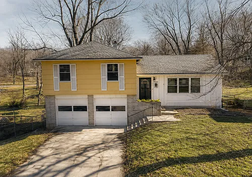 11207 Myrtle Ave Photo 1