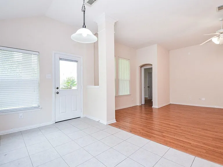 18006 Willow Cliff Ln — Photo 12