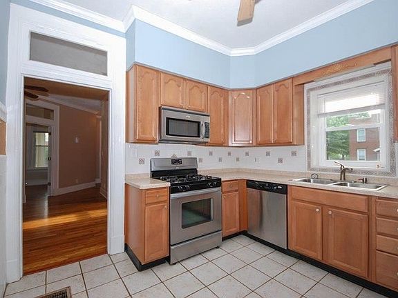 2nd image of 6847 Waldemar Ave