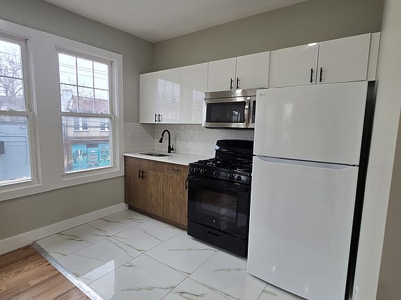2nd image of 376 Avon Ave #G2