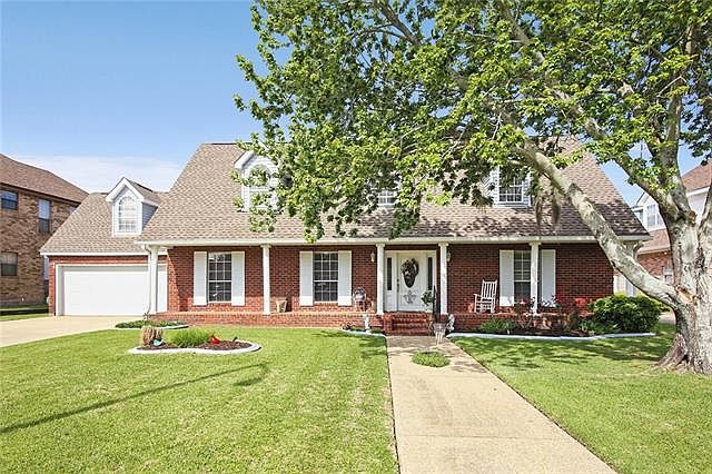 1st image of 14 Briarfield Dr