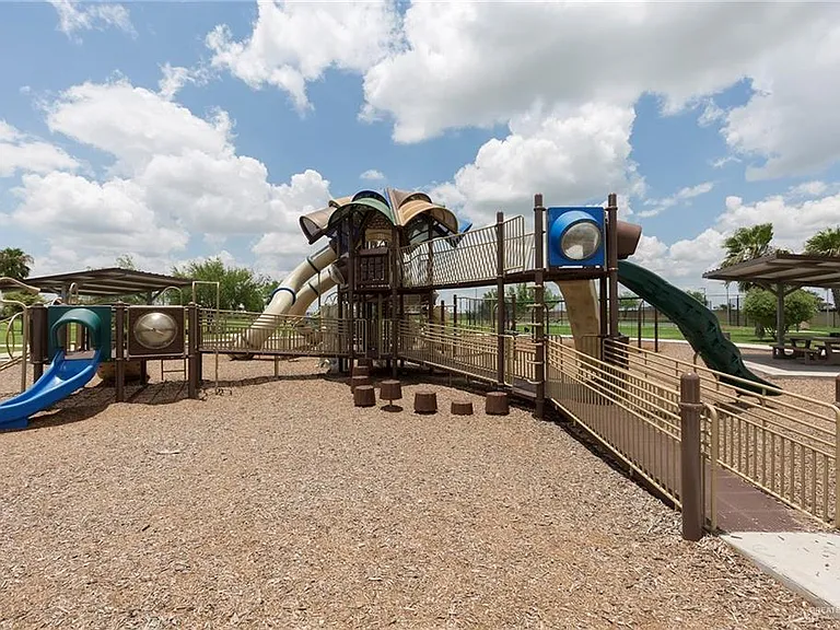 14138 Wichita Falls Ln — Photo 16