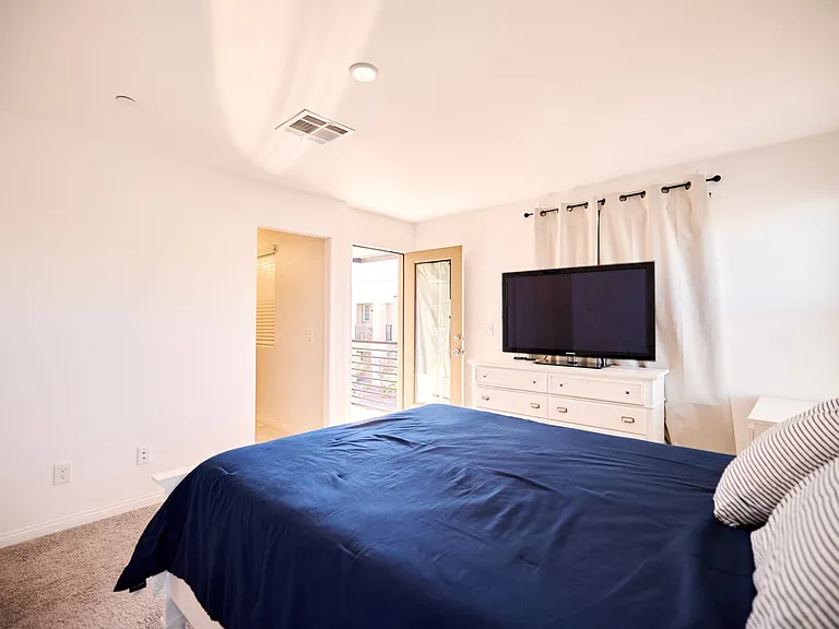 1132 Heliodor Ave — Photo 9