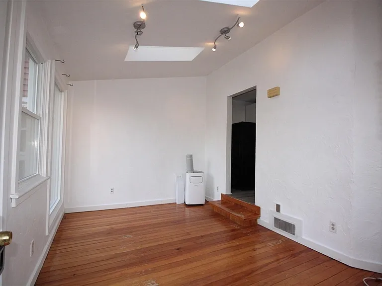 16 Middlesex St #11 — Photo 9