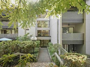 1955 Woodway Pl #214, Burnaby, BC V5B 4S5