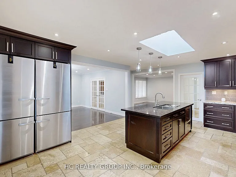 83 Fairway Heights Dr — Photo 12