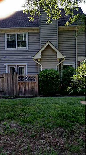 2nd image of 701 New River Ct APT A