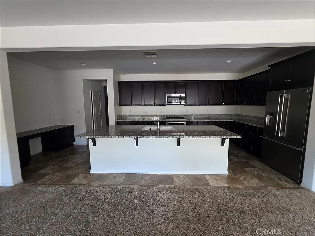 4 bed, 3.5 bath, 2807 sqft, $3,600 — Photo 4