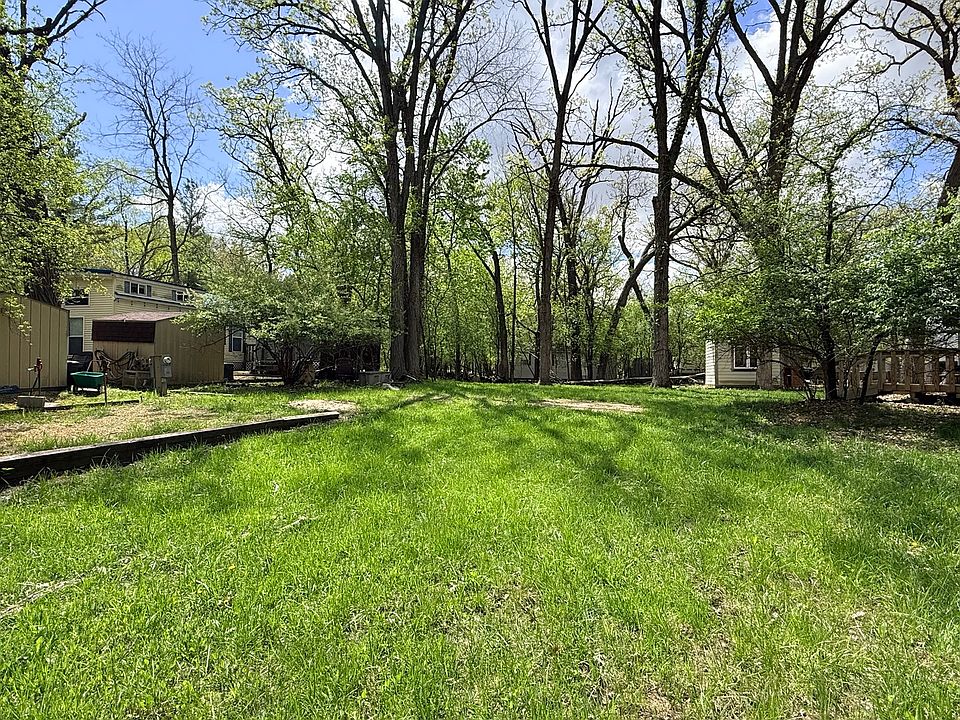 2nd image of 17 Three Woodhaven Lcks