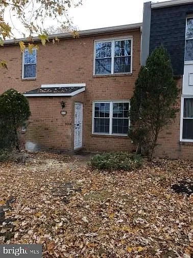 2113 Harbour Dr — Photo 1