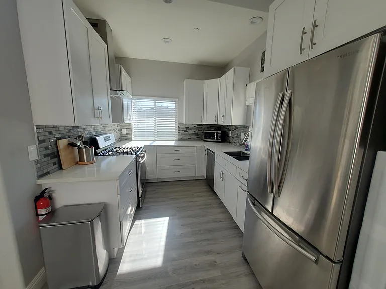 512 N Catalina Ave — Photo 5