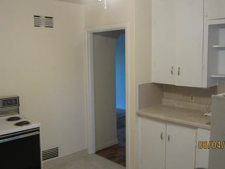 11851 E Burnside St — Photo 30