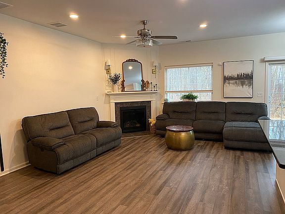 4th image of 50 Kennison Ct