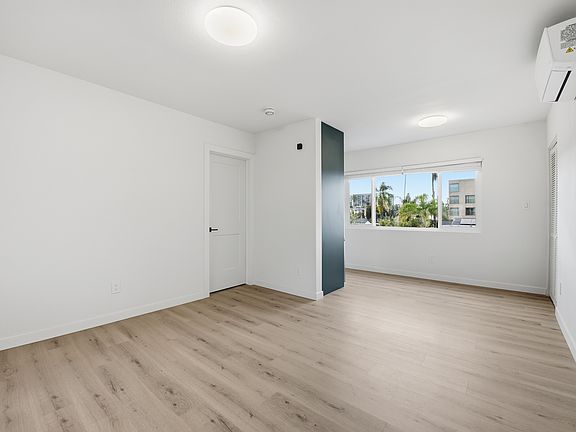 4th image of 2140 Howard Ave APT 6
