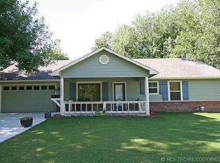 110 E 1st St, Skiatook, OK 74070