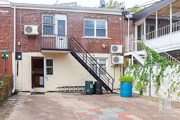 1st image of 2629 E 6th St #2FAMILY