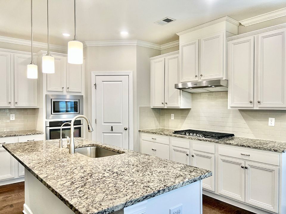 1st image of 2108 Poplar Ridge Dr