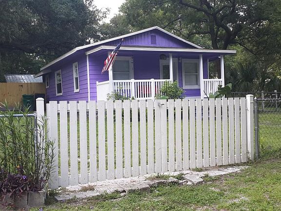 front W Stanley St