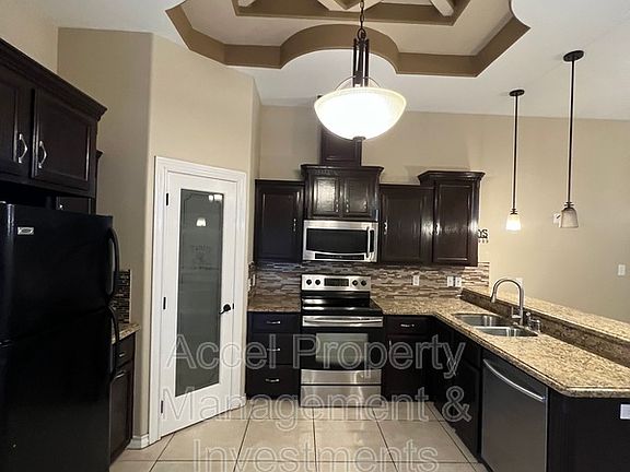 5th image of 312 Kika De La Garza St