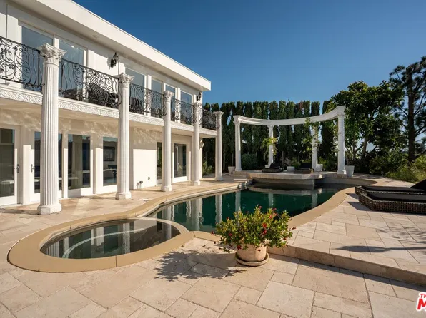 8020 Zeus Dr, Los Angeles, CA 90046