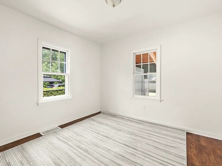 259 Jackson St — Photo 16