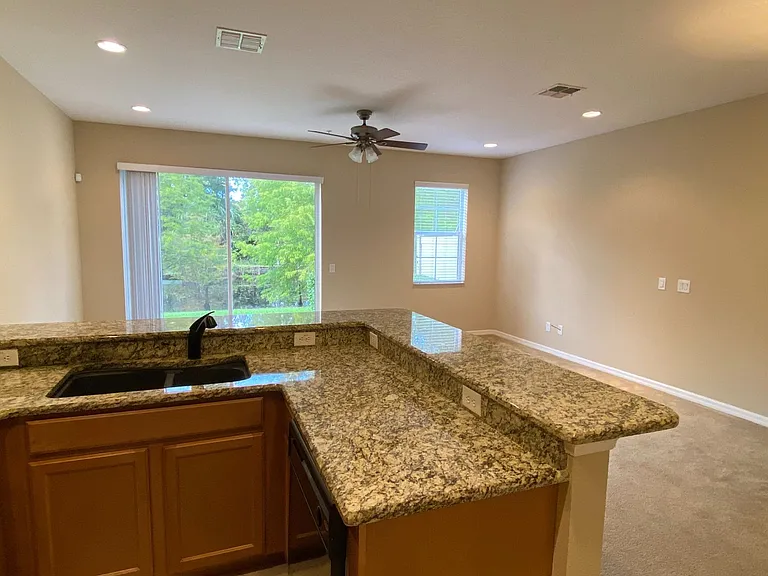 208 Canterbury Bell Dr — Photo 11