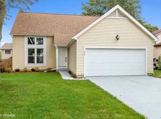 104 Borris Cir, Streamwood, IL