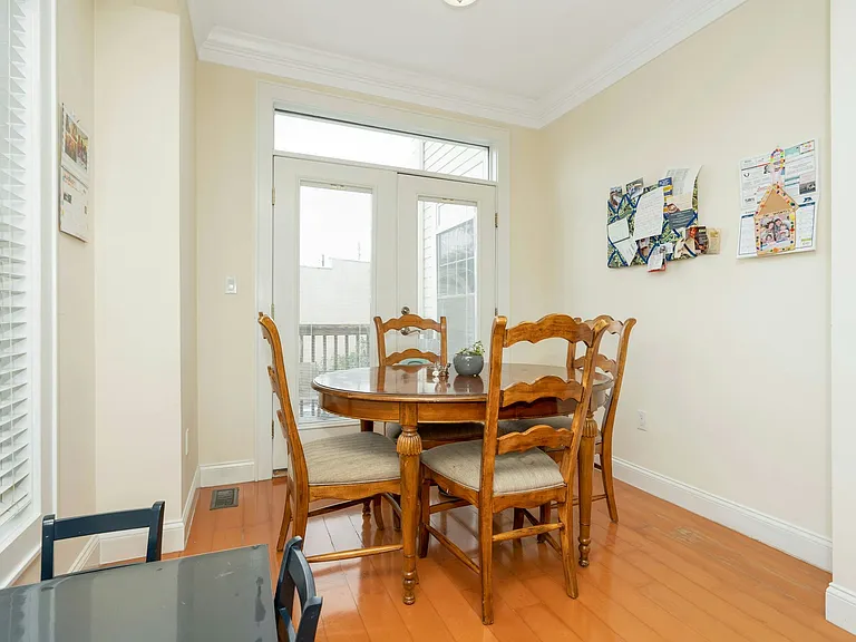 25 E Linden Ave — Photo 24