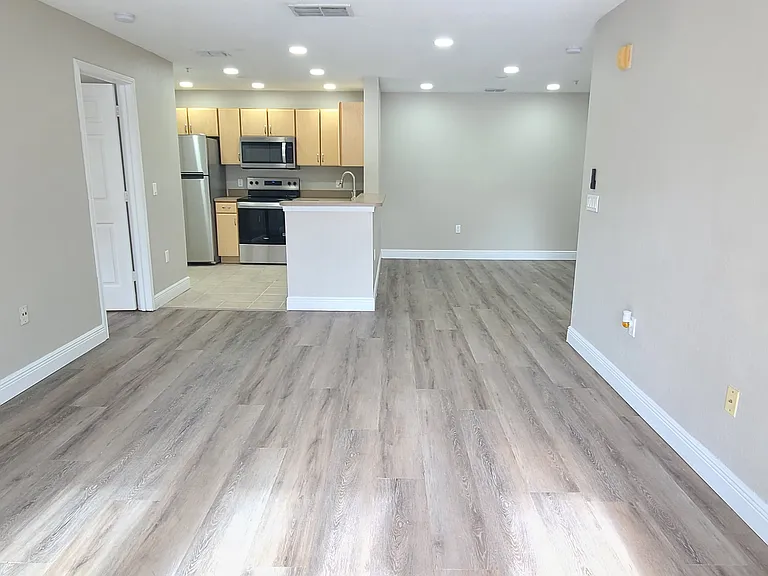940 Village Trl #3205 — Photo 2